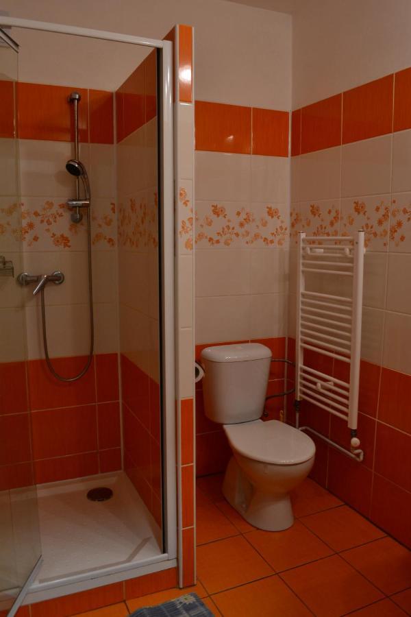 Hotel Decin Na Skrivance Екстериор снимка