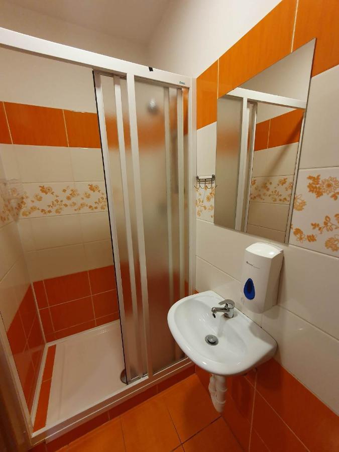 Hotel Decin Na Skrivance Екстериор снимка