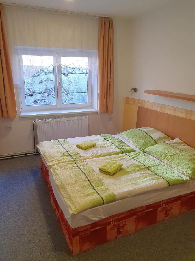 Hotel Decin Na Skrivance Екстериор снимка