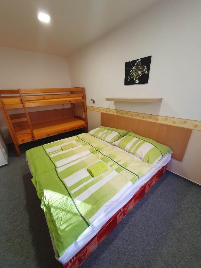 Hotel Decin Na Skrivance Екстериор снимка