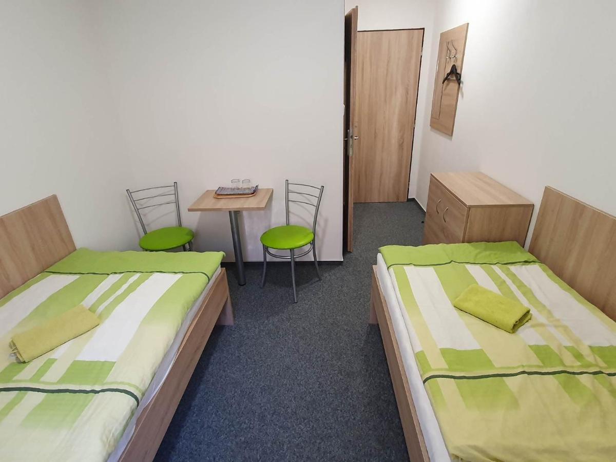 Hotel Decin Na Skrivance Екстериор снимка