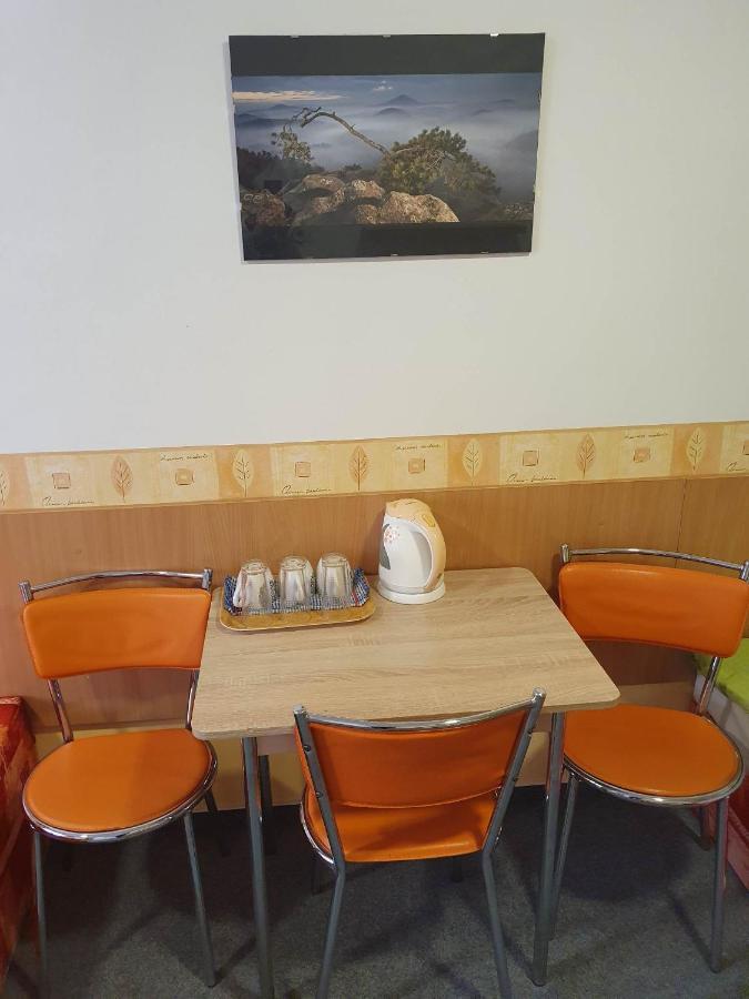 Hotel Decin Na Skrivance Екстериор снимка